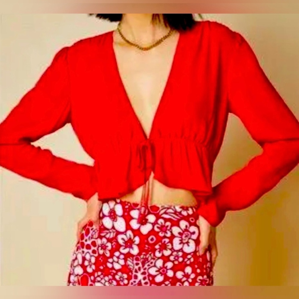 NWOT Aritzia Sunday Best Red Blouse. Tie and clasp closure. Size XS